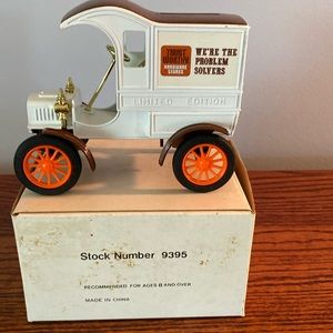 Ertl Trustworthy limited edition 1905 Delivery Car Bank.